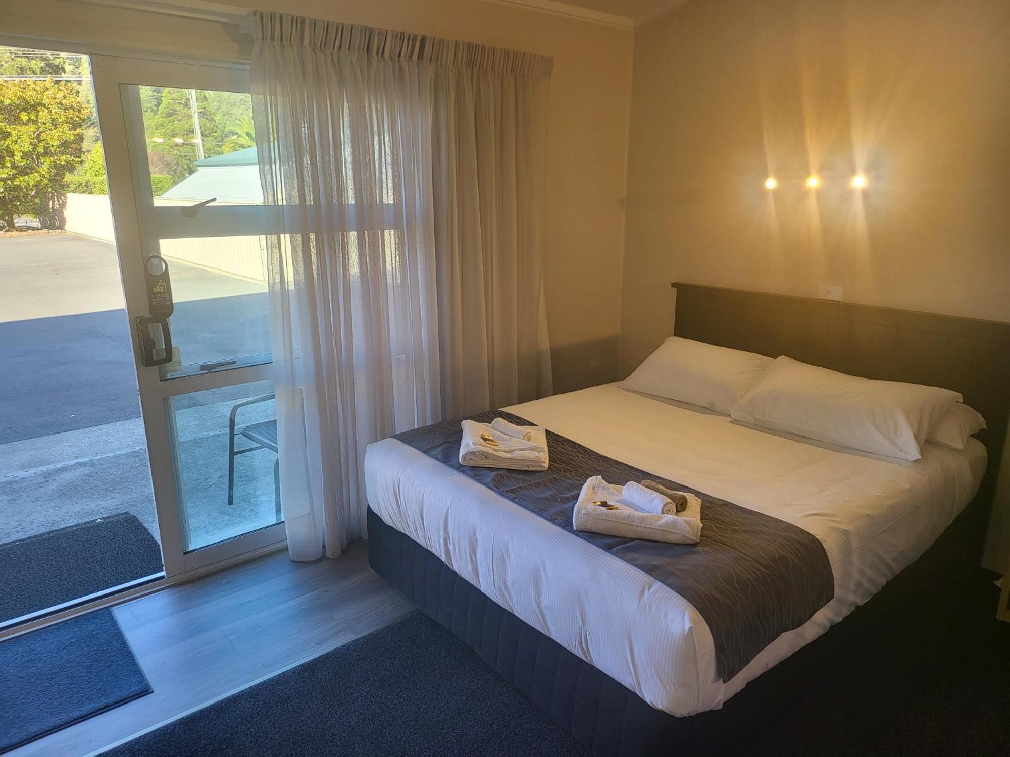 Ferrylink Motel พิคตัน ภายนอก รูปภาพ