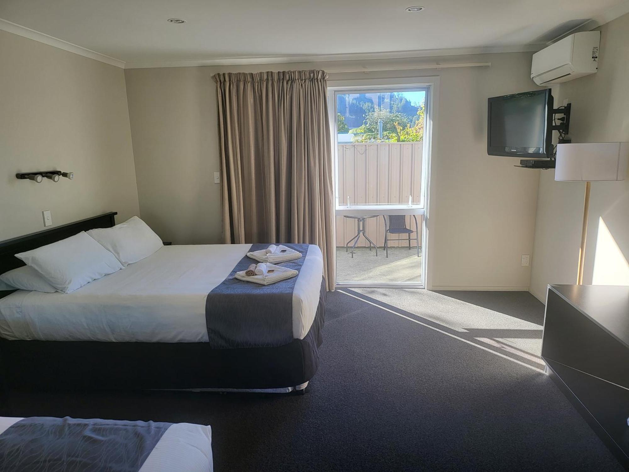 Ferrylink Motel พิคตัน ภายนอก รูปภาพ
